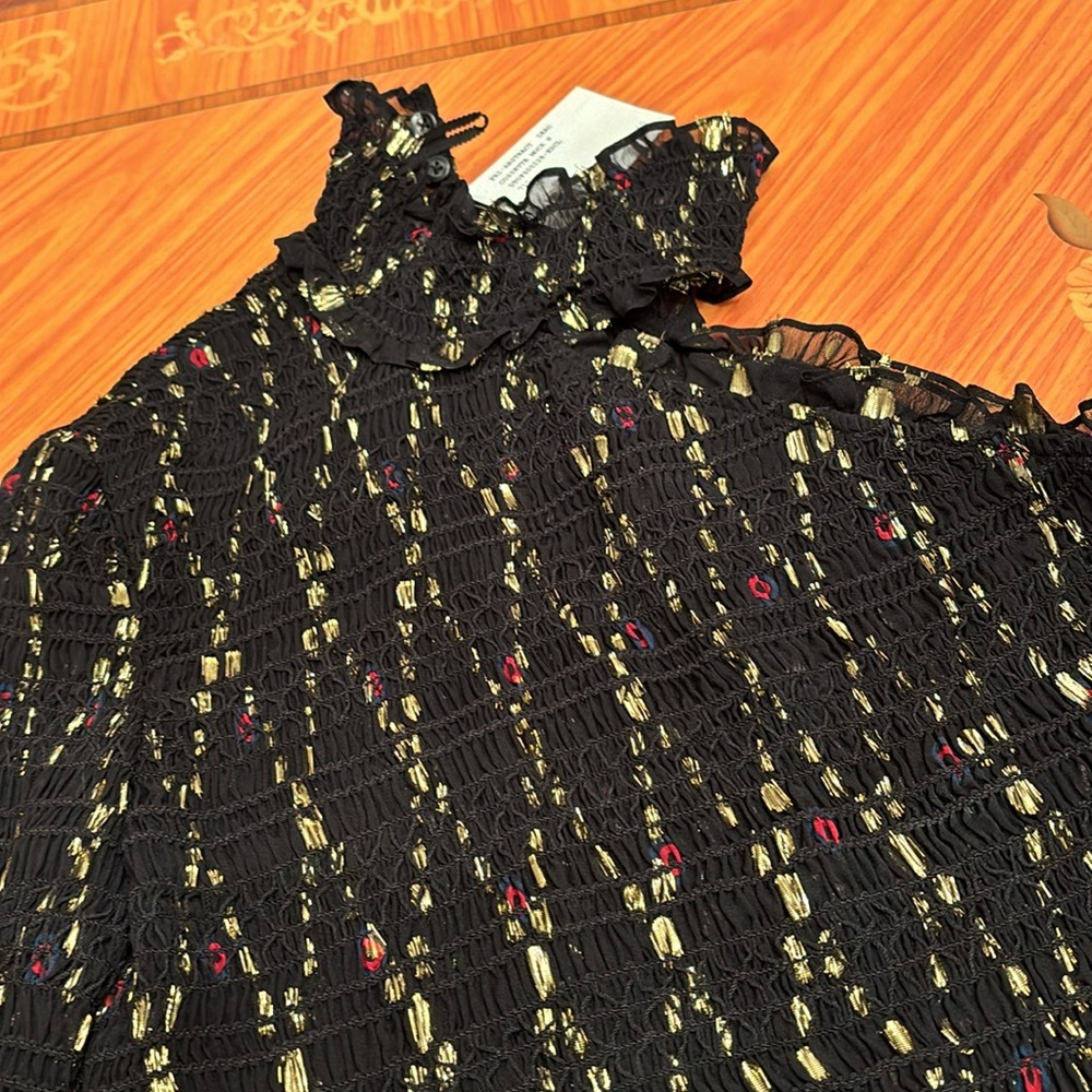 A.L.C. One shoulder one sleeve silk metallic gold thread mock neck top sz.0 - Picture 12 of 15
